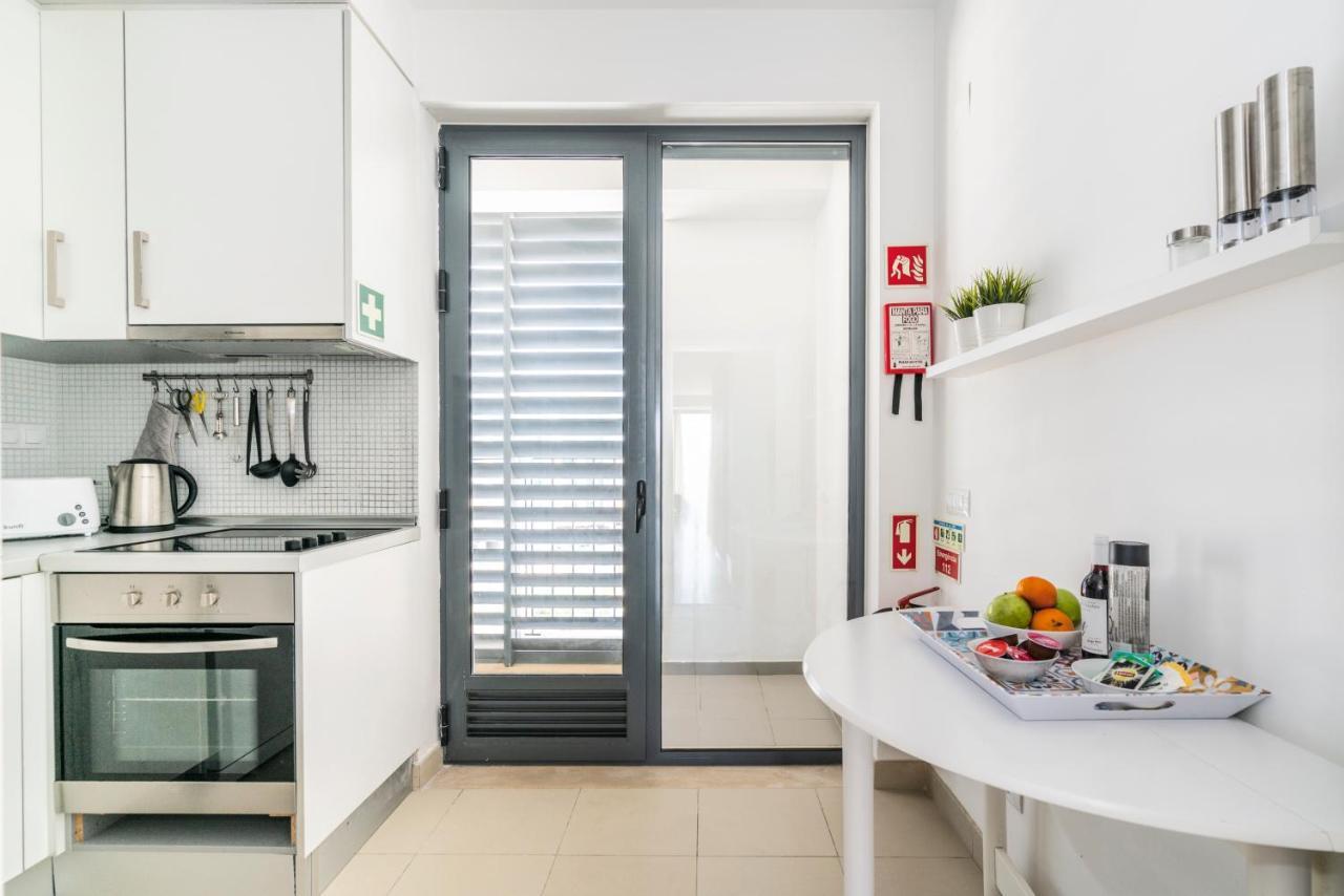 Bright & Spacious 2 Bed Flat 2 Bath W Garage In Lagos Marina Екстер'єр фото