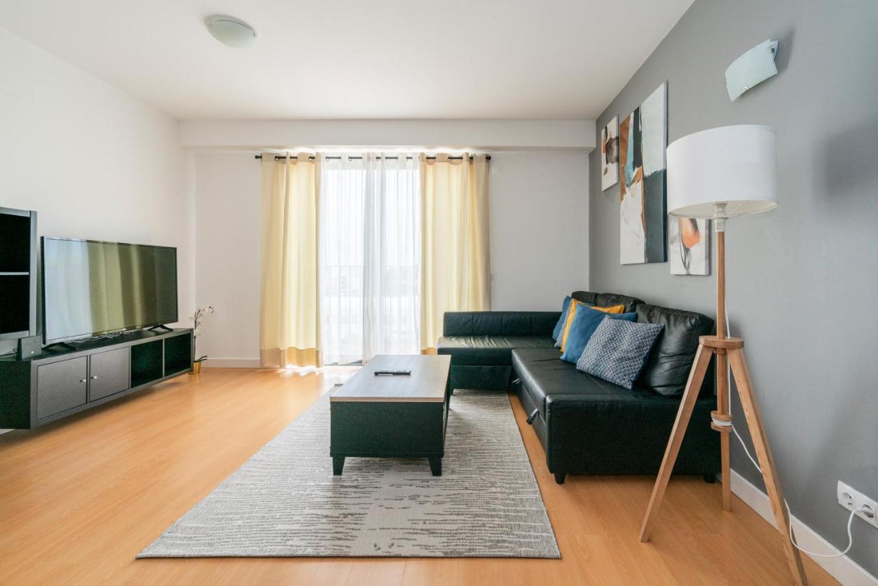 Bright & Spacious 2 Bed Flat 2 Bath W Garage In Lagos Marina Екстер'єр фото